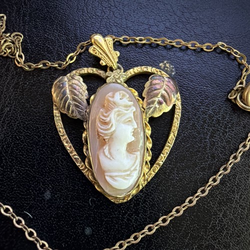 Collana antica con cammeo - , in