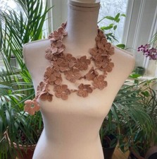 Collana a mano uncinetto cotone cordoncino fiori polvere - ghirlanda/regalo per amico scialle