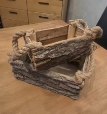 2 ceste in legno e corteccia