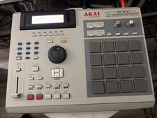 AKAI MPC 2000 XL