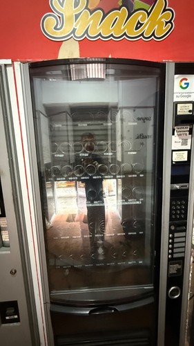 Distributore automatico snack - ,