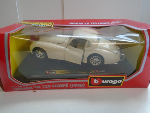 Bburago jaguar xk120 coupe - bburago,