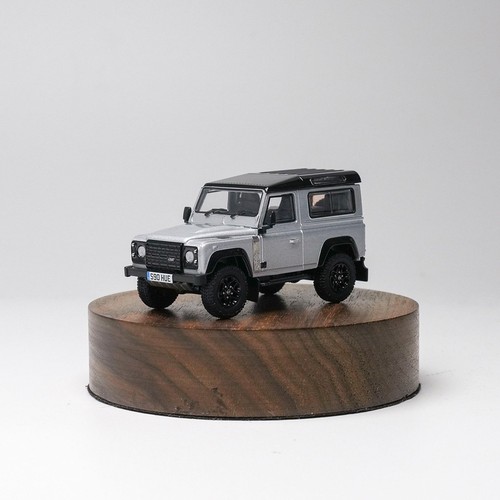 Defender 90 2m - 1/64,