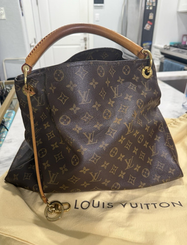 Louis vuitton monogram artsy - louis,