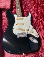 Squier by Fender SST-30 E