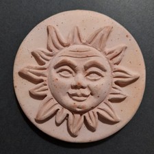 SOLE TERRACOTTA DECORAZIONE CASA E GIARDINO, APPENDIBILE