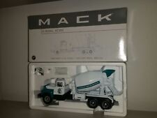 CAMION BETTONIERA 19-2681 MACK FIRST GEAR  SCALA 1:34