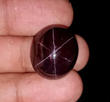 Cabochon granato stellato