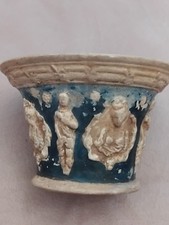 Ceramica delle Manifatture SIGNA- Vaso a Calice con N/r 8 bassorilievi-fine 800"