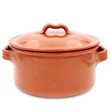 Pentola da cucina tradizionale portoghese in terracotta cazuela con coperchio