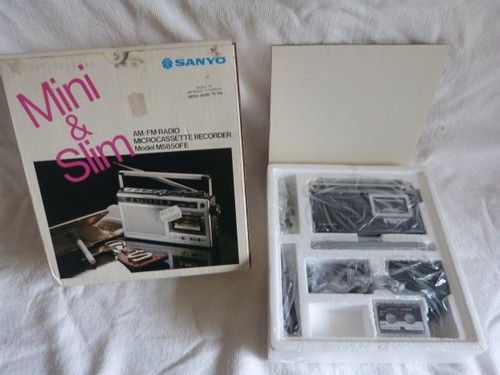 Sanyo mini slim fm radio - &,