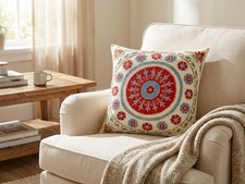Copricuscino Suzani ricamato a