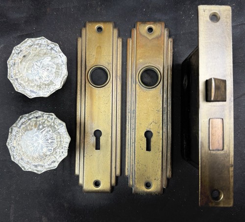 Art deco tudor sargent - art,