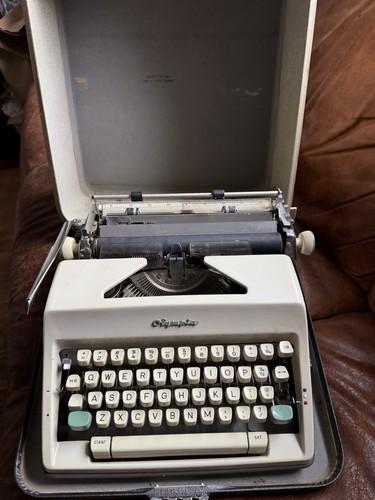 Video olympia typewriter - video,