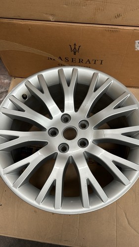Cerchio maserati quattroporte - maserati,