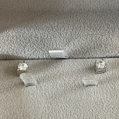 Diamonique cubic zirconia - cubic,