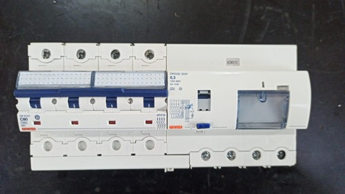 Interruttore magnetotermico