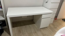 Scrivania malm bianca ikea come nuova. Dimensioni: 160x45