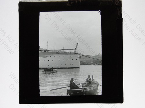 Navy warship nun in - nun,