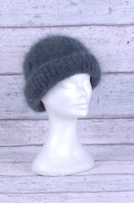 Cappello vintage, in lana, fatto a mano. Colore verde scuro.