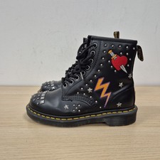 Stivali Dr Martens 1460 Rock & Roll Stars borchie teschio cuore Union Jack bandiera Regno Unito 4