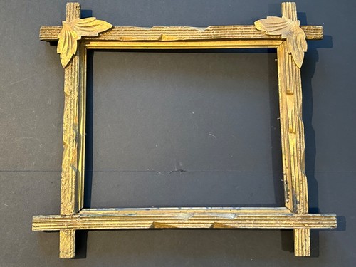 Antica cornice angolare