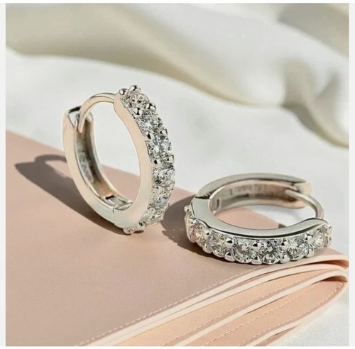 Orecchini cerchio huggie con - a,
