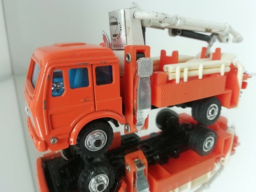Camion pompa per calcestruzzo