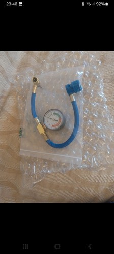 Tubo flessibile con manometro