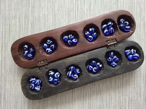 Vintage mancala hand carved - hand,