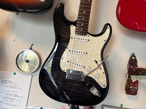Chitarra elettrica usata