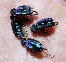 8 ganci UV BLACK FOAM BEETLES