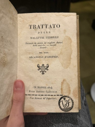 Antichi libro medicina anno - libro,