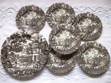 7 Piatti in porcellana inglese. The Hunter by Myott. Colore Marrone.