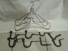 8 VECCHI GANCI PER TENDE + 2 VECCHIE GRUCCE IN METALLO