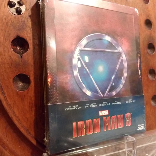 Iron man robert downey - iron, 3