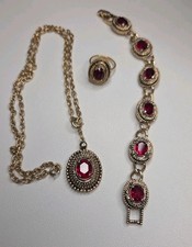 Vintage Sarah Coventry Incoronazione Demi-parure Rubino Rosso e Tono Oro 