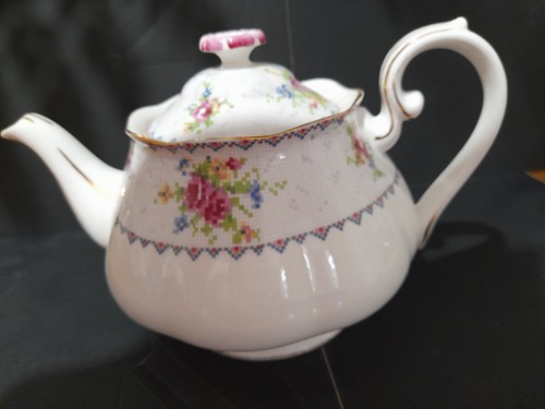 Royal albert petit - point, rara