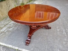 Antico tavolo in legno di