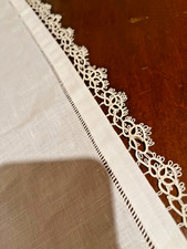 Lenzuolino di lino bianco con pizzo chiacchierino