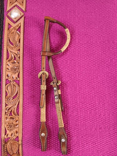 Poggiatesta western con bordo