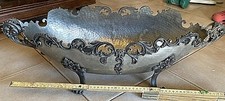 ANTICO CENTROTAVOLA IN PELTRO
