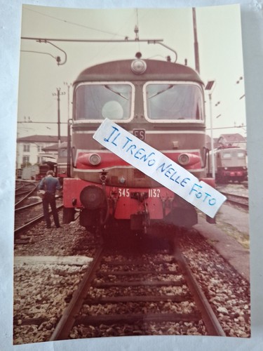 Fotografia deposito locomotive - fotografia,