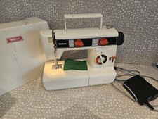 Macchina da cucire Brother 531 con pedale elettrico funzionante