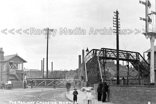 Avv the railway crossing - railway,