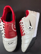 SCARPE DA CALCIO FATTE A MANO T90 PELLE ERBA N0T 0R1G1N4L ORDINE MEZZA MISURA IN SU