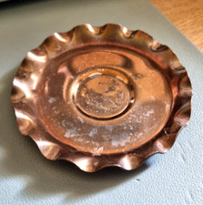 Vecchia Piccola Portacandela Rotonda Smerlata in Metallo Vintage Made in Italy