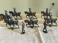 Lotto di 9 soldatini di piombo