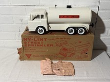 Camion irrigatore stradale