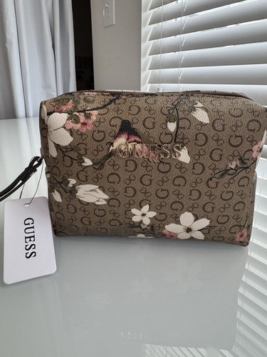 Borsa nuova con etichette